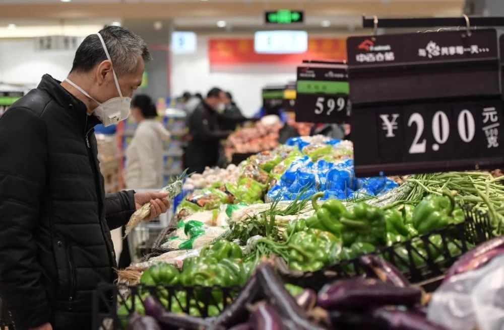 疫情中，一個中產(chǎn)家庭能撐多久？